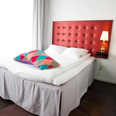Flora Hotel 3*